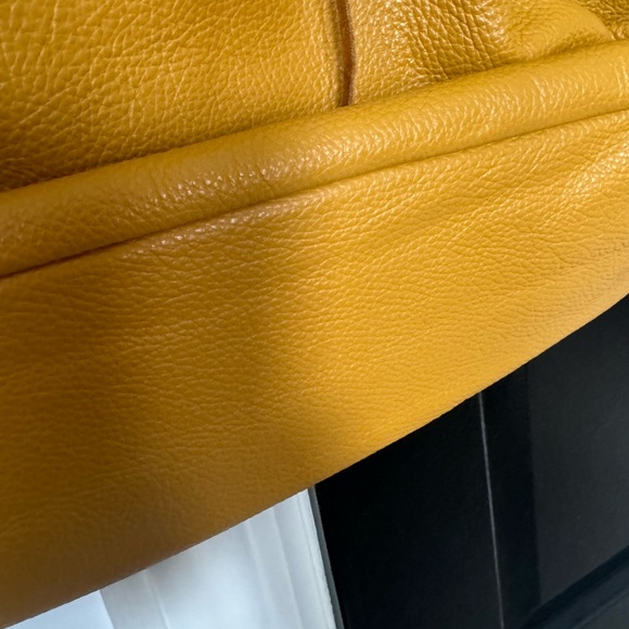 Mustard yellow leather bag - Picture 4 of 5